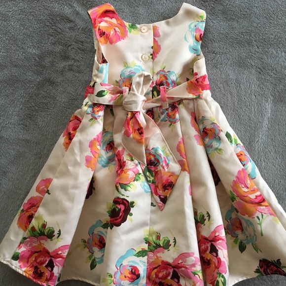 Infant dress - Picture 3 of 5